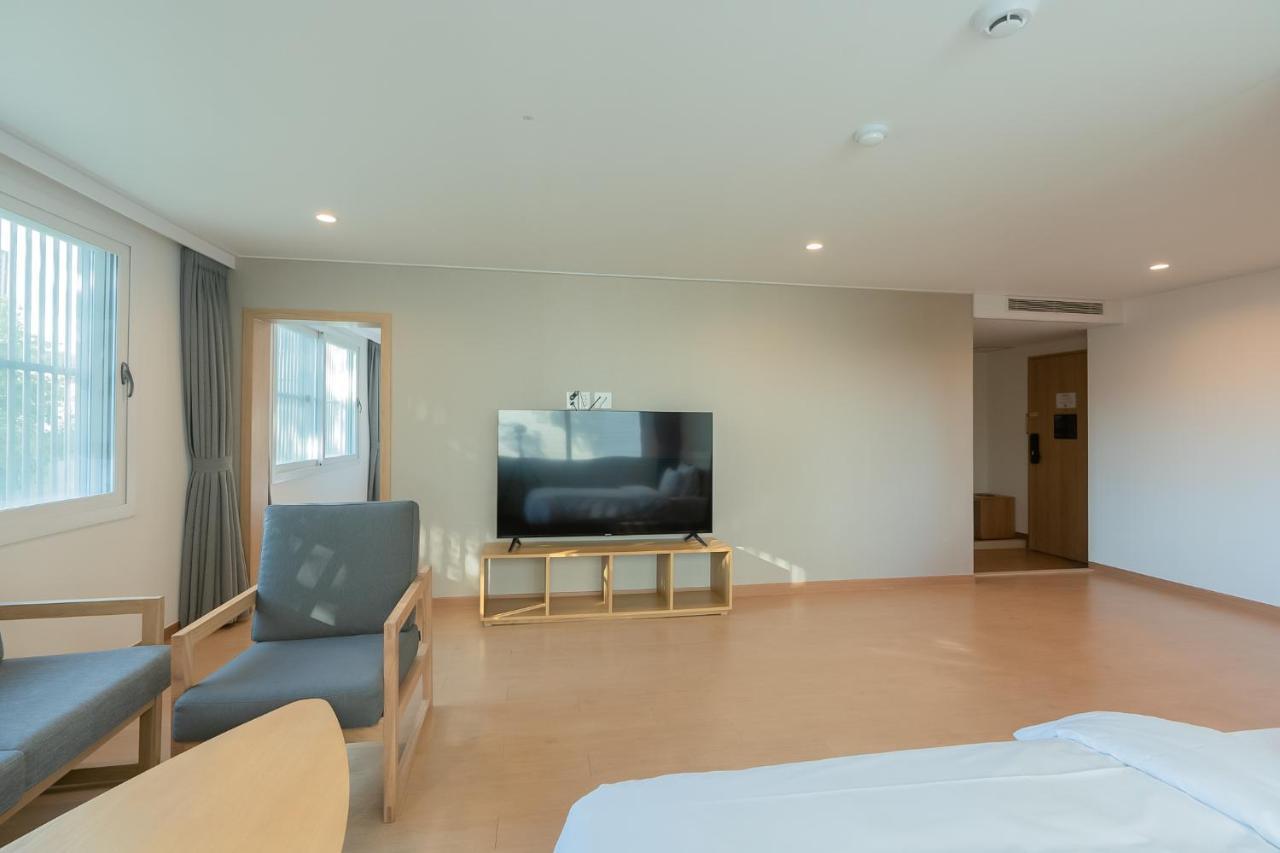 Heyy Seogwipo Hotel Extérieur photo