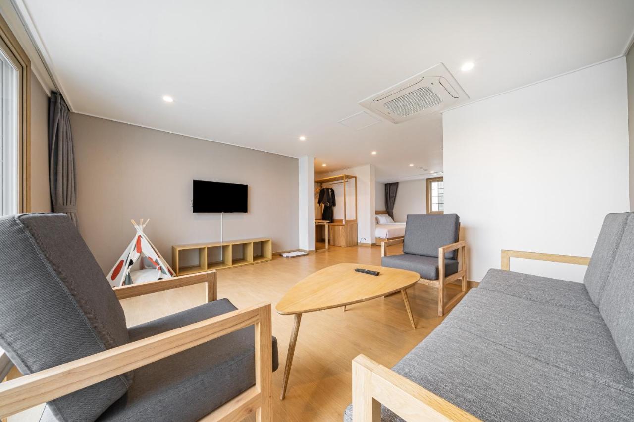 Heyy Seogwipo Hotel Extérieur photo