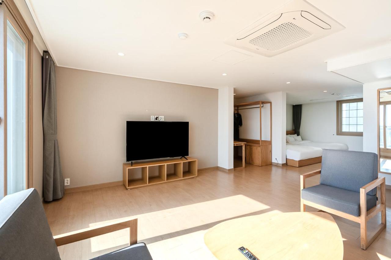 Heyy Seogwipo Hotel Extérieur photo